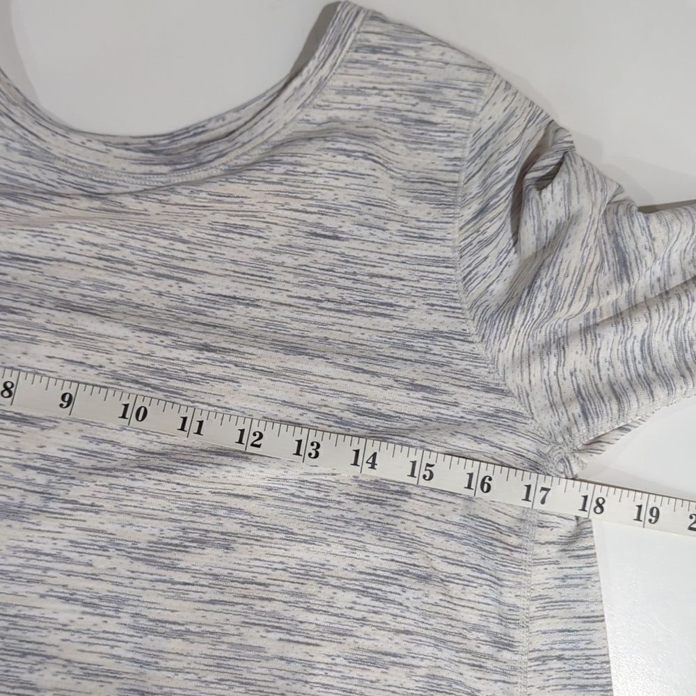 Zyia Active Light Gray Split Back Long Sleeve T S… - image 8